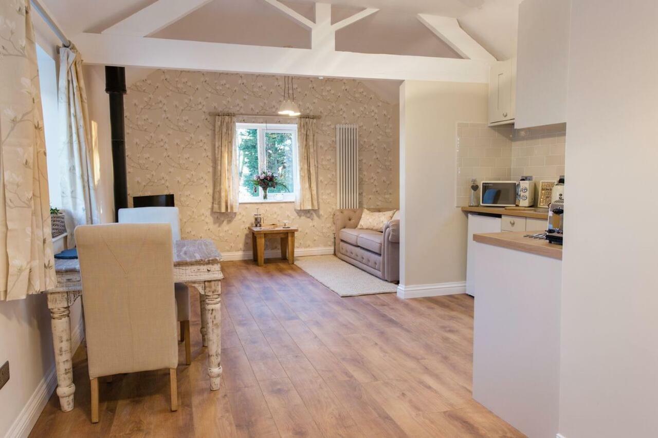 יורק Thrush Nest Cottages - Wren Cottage Sleeps 4, 2 Bedrooms & Stable Cottage Sleeps 2, 1 Bedroom מראה חיצוני תמונה