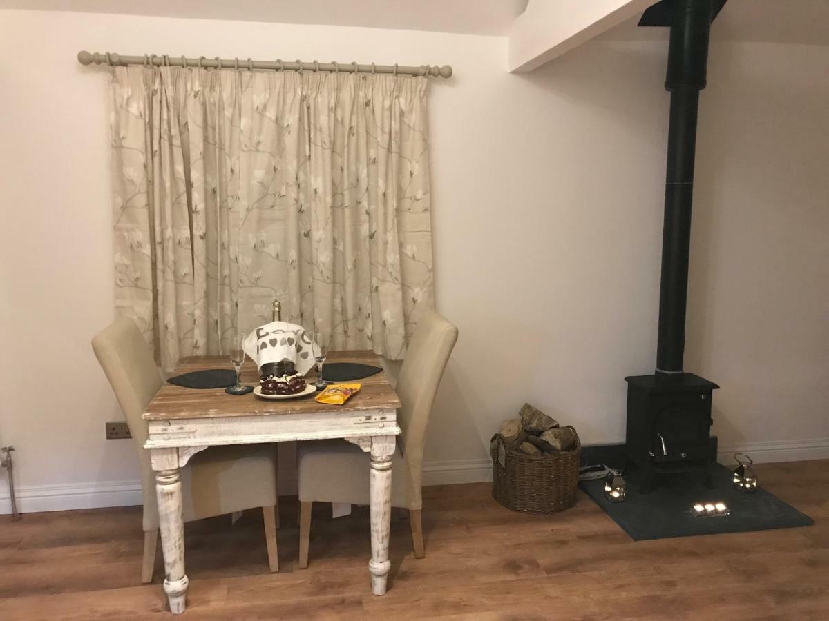 יורק Thrush Nest Cottages - Wren Cottage Sleeps 4, 2 Bedrooms & Stable Cottage Sleeps 2, 1 Bedroom מראה חיצוני תמונה